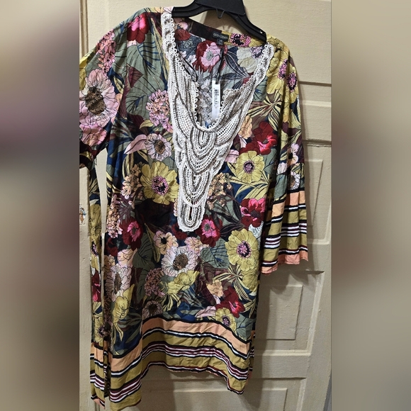 Coco + Carmen Floral Beaded V-Neck Dress W/Sleeve Ties NWT - Picture 5 of 8